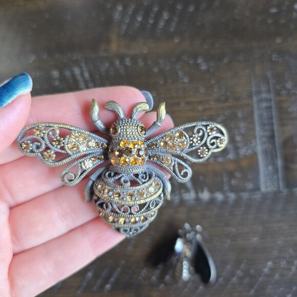 Vintage Lot of 2 Rhinestone Bee Brooches Pin Silver Tone Insect Crystal Retro - Picture 4 of 7
